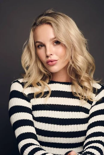 Betsy Blue-English